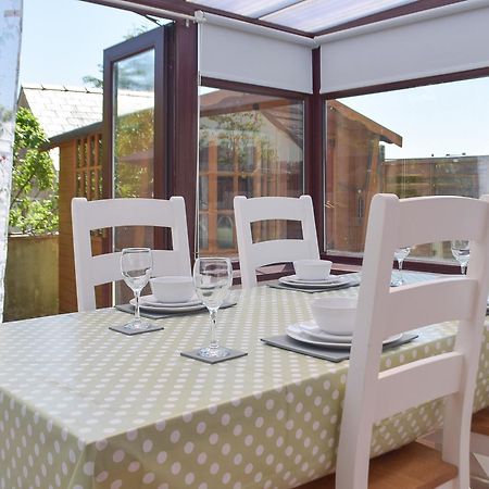 Pembroke Cottage Bagian luar foto